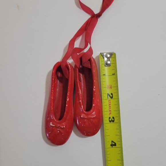 Vintage Red Slipper Shoes Ceramic Christmas Ornament - Picture 2 of 4